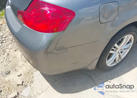 2015 Infiniti Q40 z USA, uszkodzony, nr VIN JN1CV6AR6FM650616